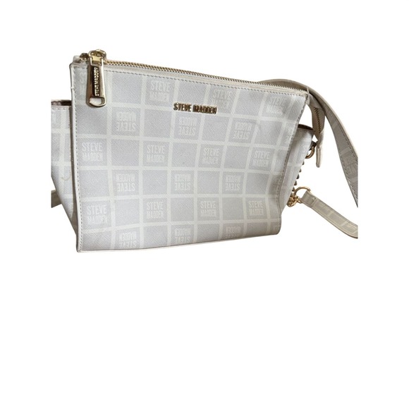 Steve Madden Handbags - Steve Madden White Logo Print Crossbody Shoulder Bag Gold Chain Strap